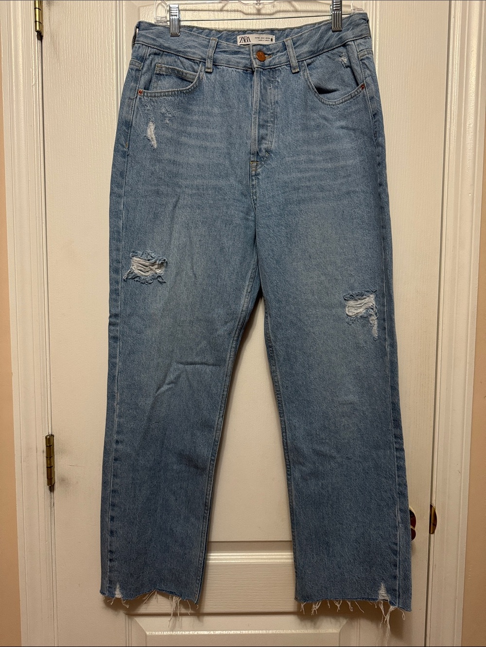 Zara Light Blue Relaxed Distressed Women’s Jeans